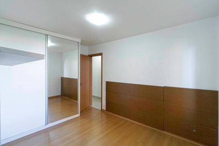 Apartamento à venda com 172m², 3 quartos e 2 vagas Apartamento à venda com 172m², 3 quartos e 2 vagasSuíte