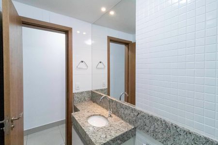 Apartamento à venda com 172m², 3 quartos e 2 vagas Apartamento à venda com 172m², 3 quartos e 2 vagasBanheiro social