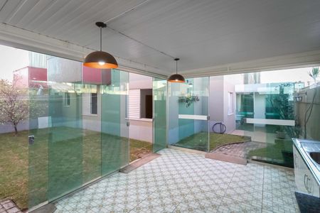 Apartamento à venda com 172m², 3 quartos e 2 vagas Apartamento à venda com 172m², 3 quartos e 2 vagasÁrea privativa