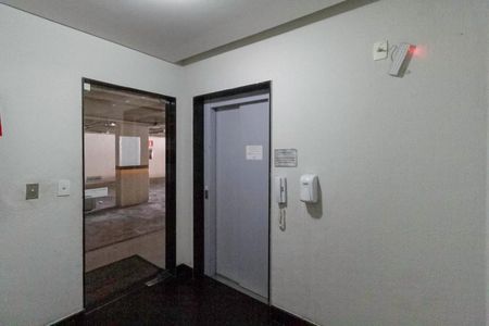 Apartamento à venda com 172m², 3 quartos e 2 vagas Apartamento à venda com 172m², 3 quartos e 2 vagasEntrada