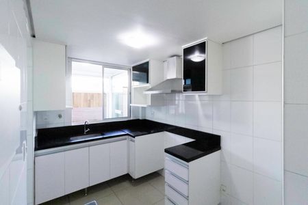 Apartamento à venda com 172m², 3 quartos e 2 vagas Apartamento à venda com 172m², 3 quartos e 2 vagasCozinha