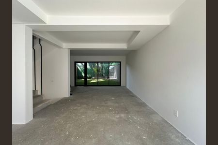 Casa à venda com 250m², 3 quartos e 3 vagas Casa à venda com 250m², 3 quartos e 3 vagasFoto 04