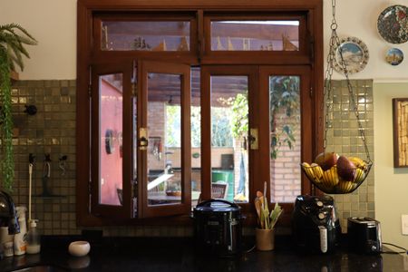 Casa de condomínio para alugar com 323m², 4 quartos e 5 vagasCozinha