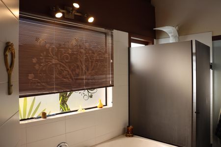 Casa de condomínio para alugar com 323m², 4 quartos e 5 vagasBanheiro da Suíte 2