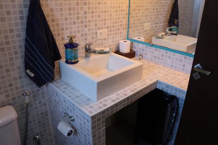 Casa de condomínio para alugar com 323m², 4 quartos e 5 vagasBanheiro da Suíte 1