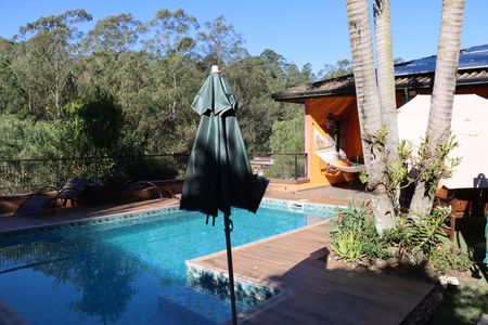 Casa de condomínio para alugar com 323m², 4 quartos e 5 vagasÁrea Externa