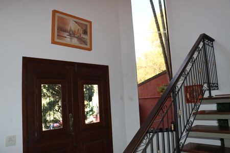 Casa de condomínio para alugar com 323m², 4 quartos e 5 vagasEntrada