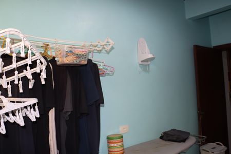 Casa de condomínio para alugar com 323m², 4 quartos e 5 vagasÁrea de Serviço