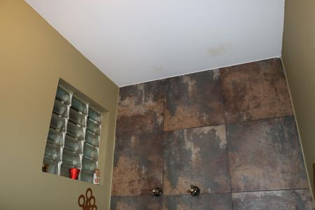 Casa de condomínio para alugar com 323m², 4 quartos e 5 vagasLavabo