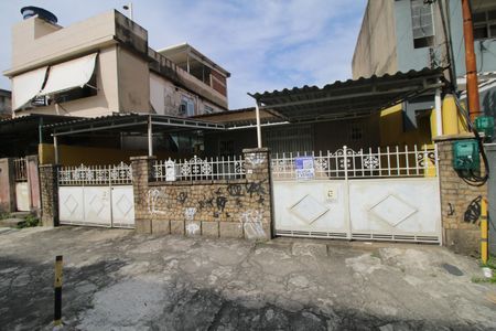 Casa à venda com 150m², 3 quartos e 3 vagasFachada