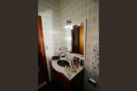 Casa à venda com 150m², 3 quartos e 3 vagasBanheiro da Suíte