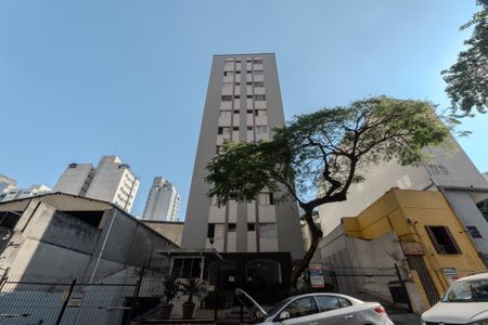 Apartamento para alugar com 32m², 1 quarto e 1 vaga Apartamento para alugar com 32m², 1 quarto e 1 vagaFachada