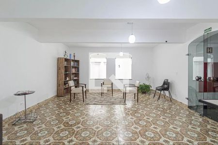 Apartamento para alugar com 32m², 1 quarto e 1 vaga Apartamento para alugar com 32m², 1 quarto e 1 vagaÁrea comum - Salão de festas