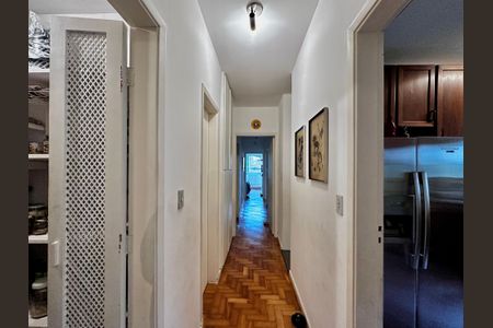 Casa à venda com 250m², 3 quartos e 3 vagasCorredor Quartos