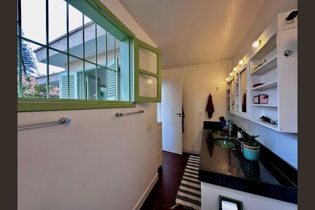 Casa à venda com 250m², 3 quartos e 3 vagasBanheiro Suíte