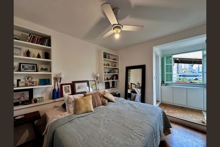 Casa à venda com 250m², 3 quartos e 3 vagasSuíte