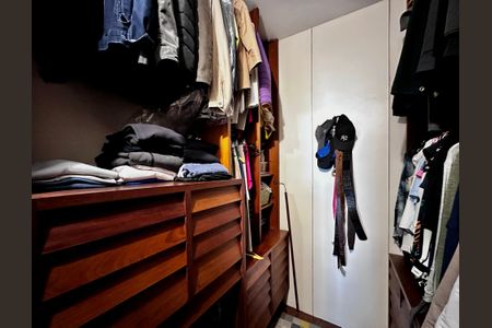 Casa à venda com 250m², 3 quartos e 3 vagasCloset Suíte