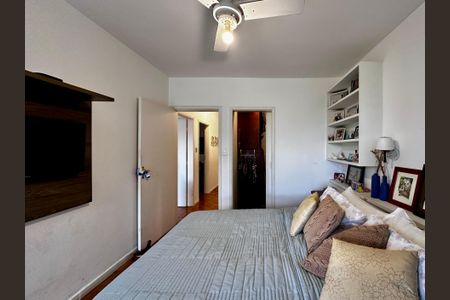 Casa à venda com 250m², 3 quartos e 3 vagasSuíte