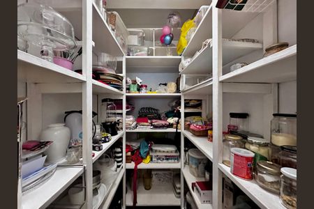 Casa à venda com 250m², 3 quartos e 3 vagasDespensa