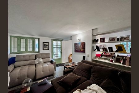 Casa à venda com 250m², 3 quartos e 3 vagasPorão