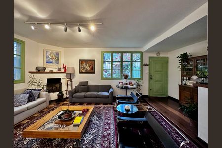 Casa à venda com 250m², 3 quartos e 3 vagasSala