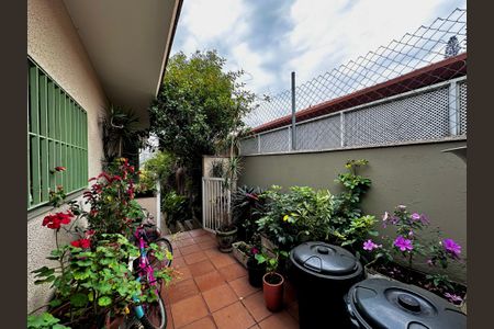 Casa à venda com 250m², 3 quartos e 3 vagasQuintal