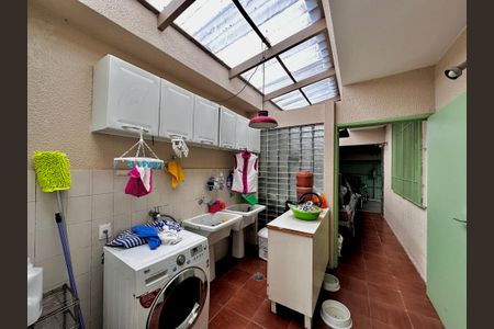 Casa à venda com 250m², 3 quartos e 3 vagasÁrea de Serviço