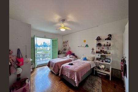 Casa à venda com 250m², 3 quartos e 3 vagasQuarto 