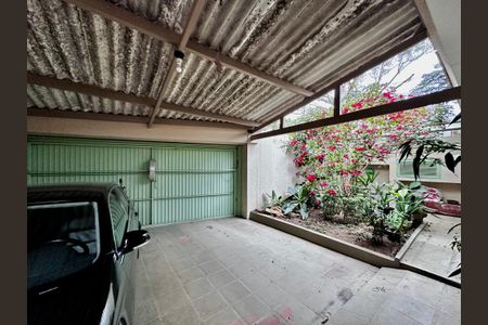 Casa à venda com 250m², 3 quartos e 3 vagasGaragem