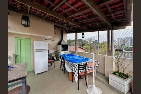 Casa à venda com 250m², 3 quartos e 3 vagasChurrasqueira