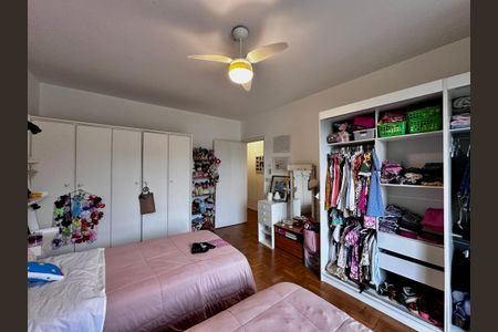 Casa à venda com 250m², 3 quartos e 3 vagasQuarto 