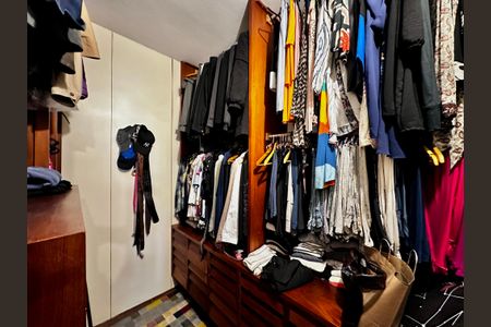 Casa à venda com 250m², 3 quartos e 3 vagasCloset Suíte