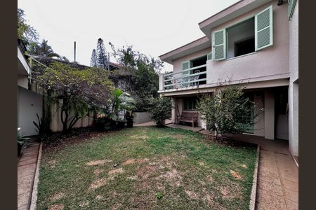 Casa à venda com 250m², 3 quartos e 3 vagasQuintal