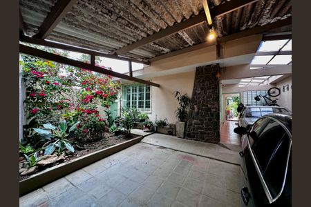 Casa à venda com 250m², 3 quartos e 3 vagasGaragem