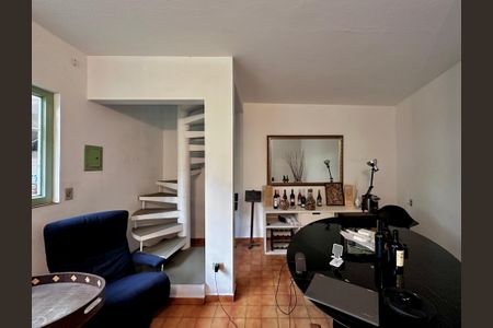 Casa à venda com 250m², 3 quartos e 3 vagasQuarto de Serviço