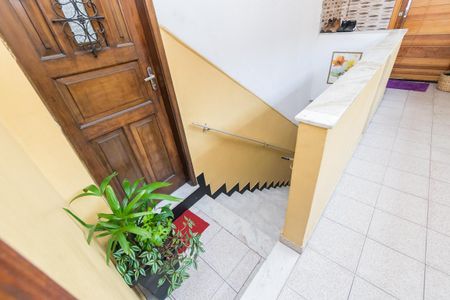 Apartamento à venda com 58m², 2 quartos e sem vaga Apartamento à venda com 58m², 2 quartos e sem vagaÁrea comum - Escadas