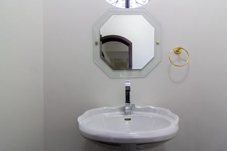 Casa à venda com 250m², 4 quartos e 5 vagasLavabo