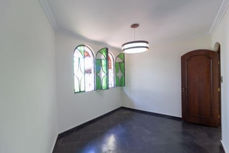 Casa à venda com 250m², 4 quartos e 5 vagasSala 2