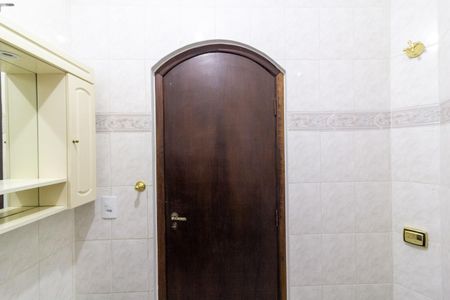 Casa à venda com 250m², 4 quartos e 5 vagasBanheiro da Suíte 1