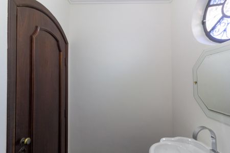 Casa à venda com 250m², 4 quartos e 5 vagasLavabo