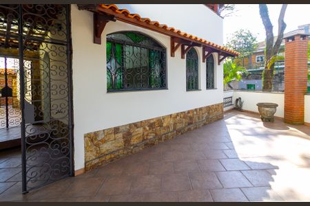 Casa à venda com 250m², 4 quartos e 5 vagasQuintal