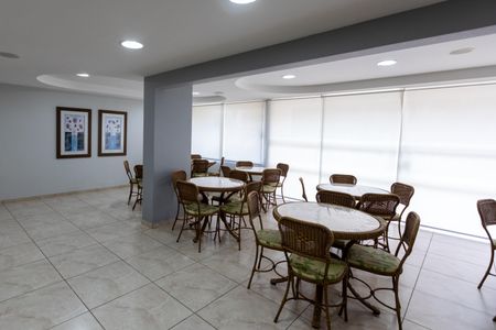 Apartamento à venda com 110m², 3 quartos e 2 vagas Apartamento à venda com 110m², 3 quartos e 2 vagasÁrea Comum - Salão de Festas