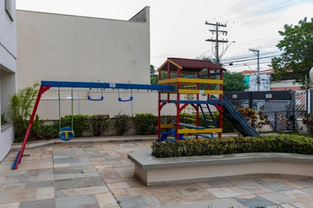 Apartamento à venda com 110m², 3 quartos e 2 vagas Apartamento à venda com 110m², 3 quartos e 2 vagasÁrea comum - Playground