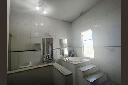 Casa para alugar com 140m², 2 quartos e 4 vagas Casa para alugar com 140m², 2 quartos e 4 vagasBanheiro Suíte