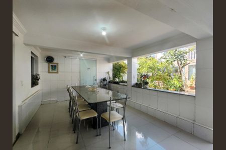 Casa para alugar com 140m², 2 quartos e 4 vagas Casa para alugar com 140m², 2 quartos e 4 vagasCopa