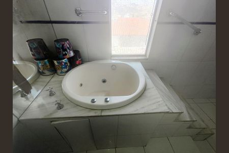 Casa para alugar com 140m², 2 quartos e 4 vagas Casa para alugar com 140m², 2 quartos e 4 vagasBanheiro Suíte