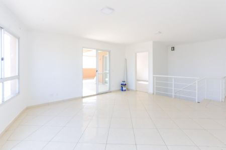 Apartamento à venda com 194m², 4 quartos e 3 vagas Apartamento à venda com 194m², 4 quartos e 3 vagasCobertura