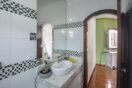 Casa à venda com 430m², 3 quartos e 4 vagasBanheiro da Suíte