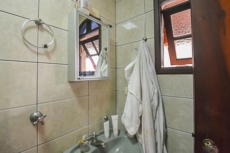 Casa à venda com 430m², 3 quartos e 4 vagasBanheiro de serviço