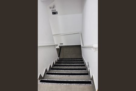 Apartamento à venda com 47m², 2 quartos e 1 vaga Apartamento à venda com 47m², 2 quartos e 1 vagaEscada do hall de Entrada